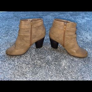 Size 8 Women’s booties